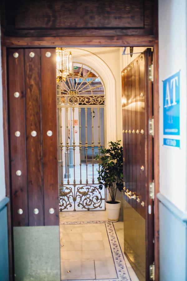 One&Lux Byron Suites Seville Exterior photo